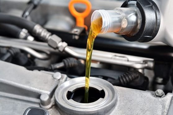 cambio-de-aceite-para-carro-en-bogota